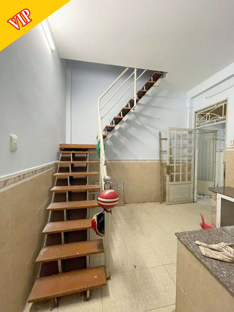 Nhà Tân Bình nguyên căn rộng 90m2, 5 phòng ngủ, giá chỉ 6,3 tỷ