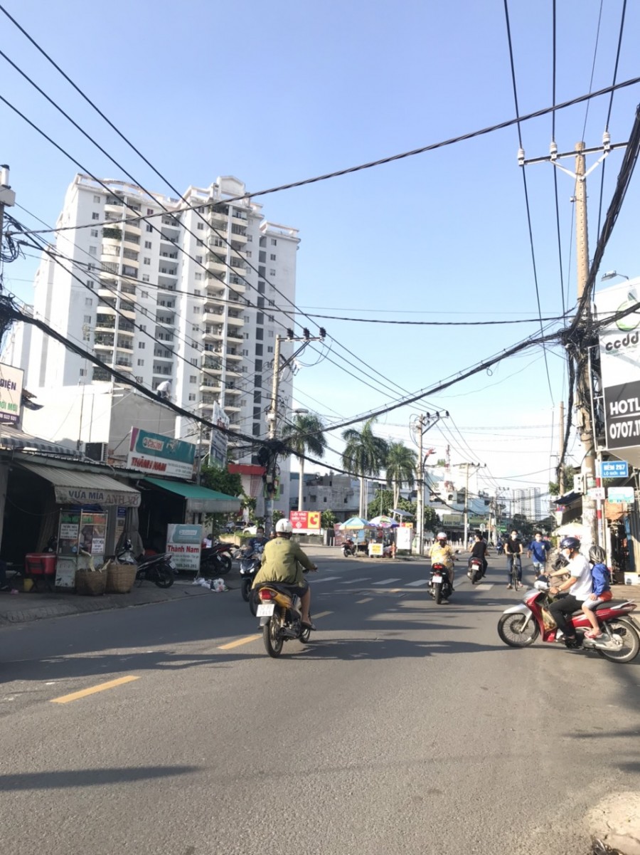 Bán nhà đường Thoại Ngọc Hầu, Quận Tân Phú, 2 tầng, giá rẻ 4.05 tỷ