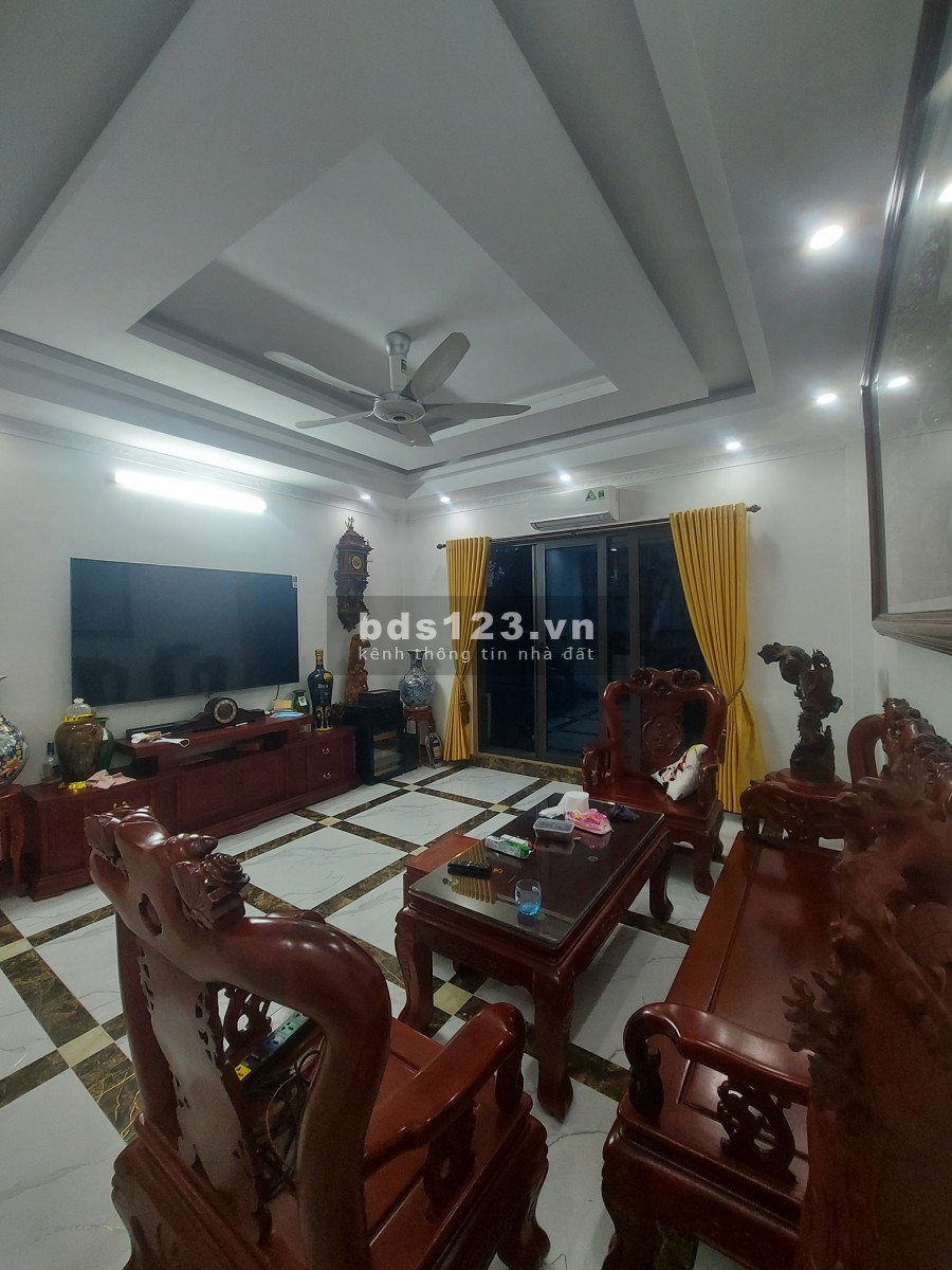 Nhà lô góc 2 mặt ngõ gần Vinhomes Riverside Quận Long Biên Hà Nội