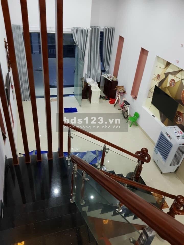 Nhà lầu sổ riêng mặt tiền Nguyễn Thái Học 5x30 giá 3tỷ690