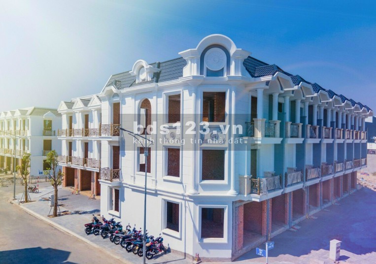 Nhà Phố Liền Kề Một Trệt Hai Lầu thành phố Dĩ An Bình Dương 4,6 tỷ -72 m2