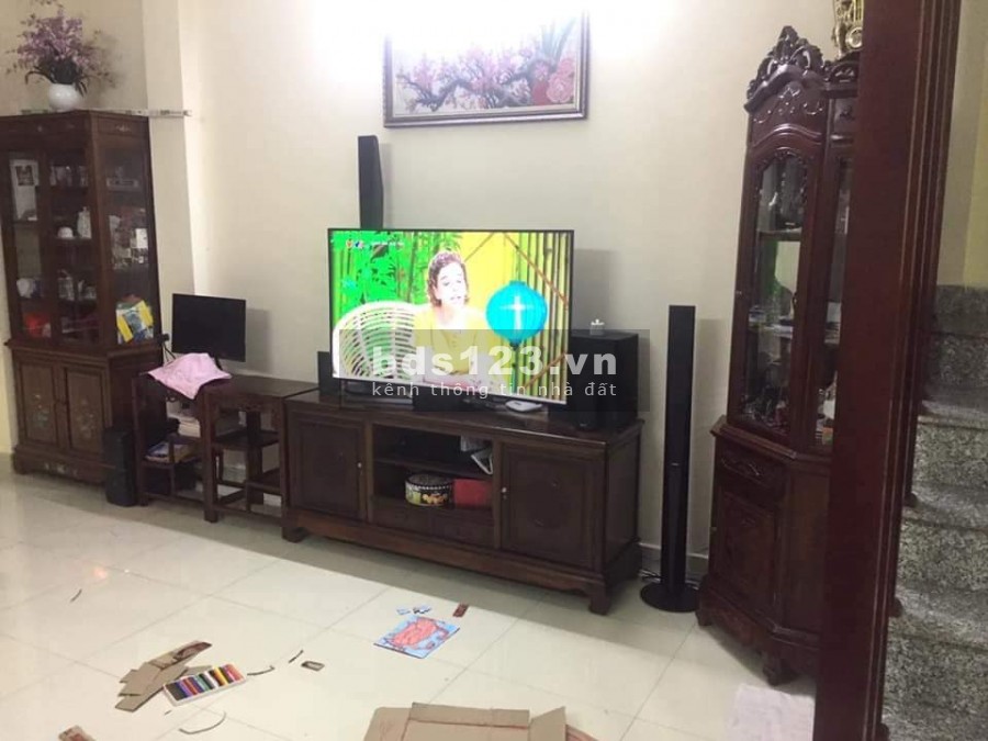 Cần tiền bán rẻ nhà Mai Dịch dt 68.5m2, 4 tầng, 2 mặt thoáng, giá 5.4 tỷ