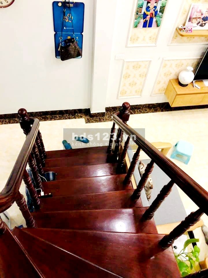 Cần bán nhà 35m2 ngõ phố Trương Định. Sổ đỏ chính chủ, giá 3.4 tỷ