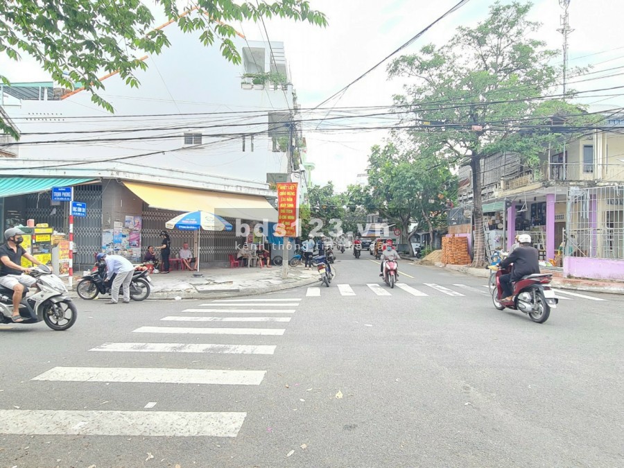 Bán nhà góc 2 mặt tiền đường Trịnh Phong + Mạc Đỉnh Chi, p. Phước Tiến, tp. Nha Trang.