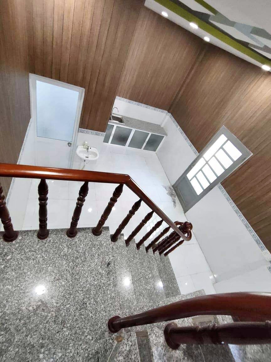 Bán nhà ấp 5, Phong Phú 40m2, hiện đại, đủ công năng,chỉ 1 tỷ 950