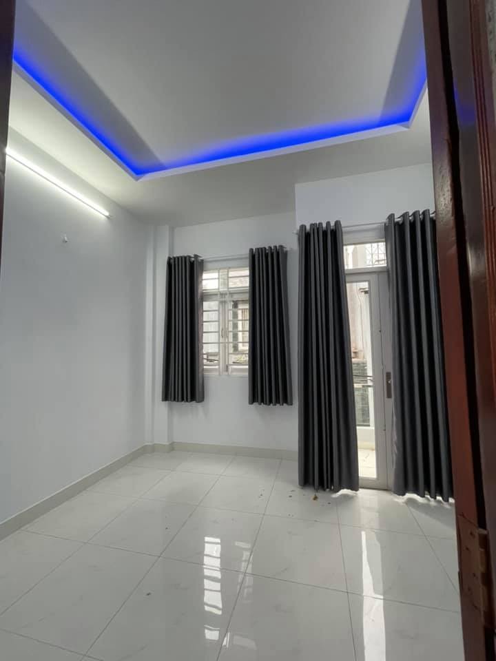 Nhà Hẻm Xe Hơi Hoàng văn Thụ, Tân Bình, giá rẻ dt 56m2, 3 lầu giá 6.2 tỷ