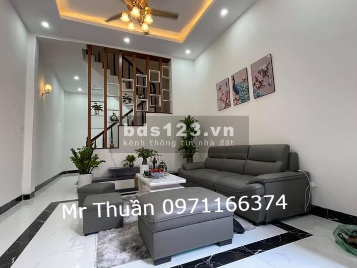 Bán nhà Nguyễn Khánh Toàn, Cầu Giấy, dt 59m2 xây 5 tầng giá 3.45 tỷ, ngõ rộng thông