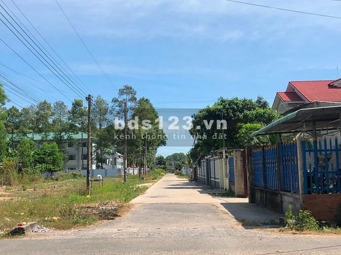 Chính chủ bán đất Tân Hiệp, gần sân bay Long Thành, sau ủy ban xã 3000m2-1ha, có thổ cư, sổ riêng