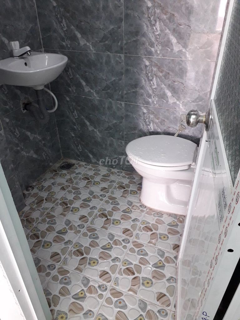 Chính chú bán nhà 1 trệt 4 lầu, hẻm 119, Nguyễn Văn Cừ – Quận 5, 105m2,
