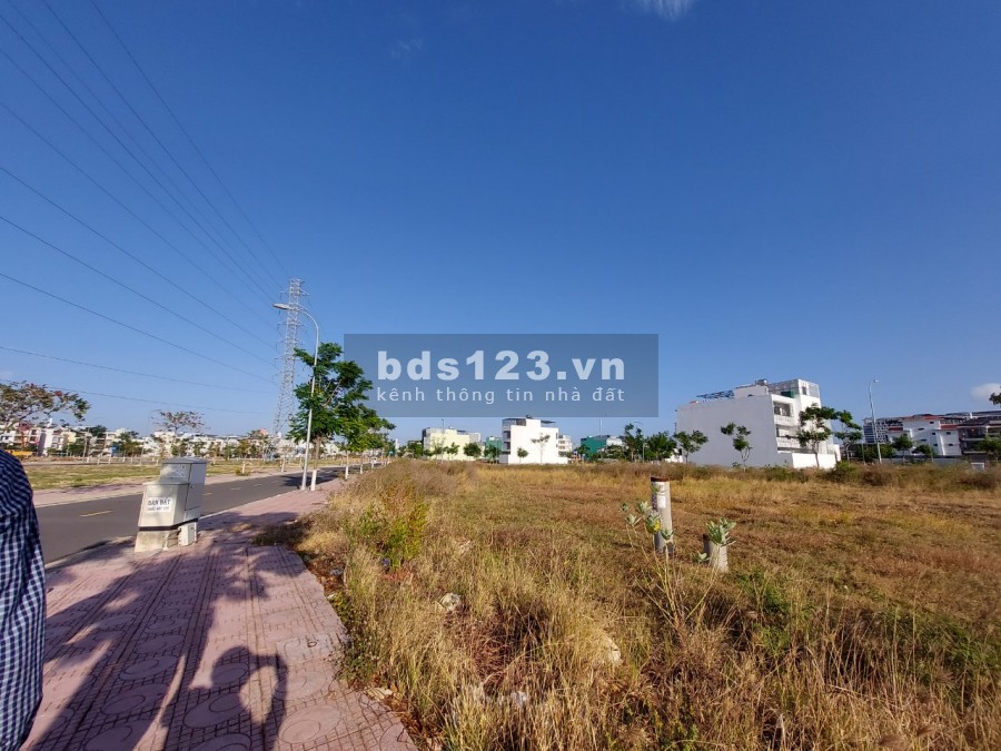 Bán nhanh lô đất 101m2 Hà Quang 2 Phước Hải Nha Trang, đường 3A giá chỉ 30.5tr/m2 .