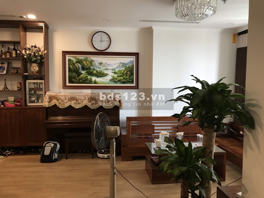 Chính chủ bán căn hộ 12B 3PN 115m2 tòa A2, BC Đông Nam tầng trung Vinhomes Gardenia. LH: 0858567056