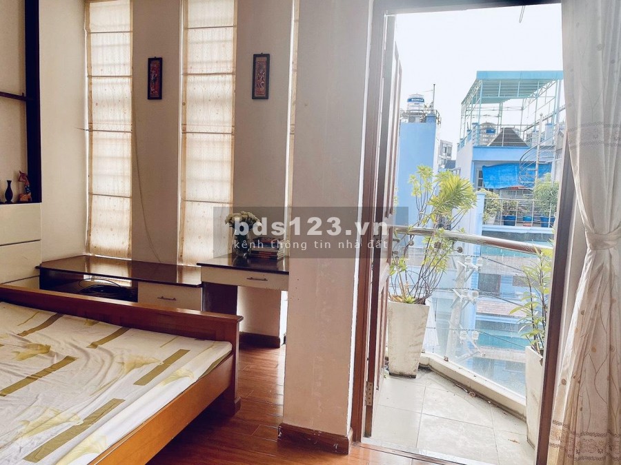 Cho thuê MT Sông Đáy, Phường 2, Quận Tân Bình dt 8x15m, 1 trệt, 2 lầu ( 7 phòng làm việc, 4Wc)