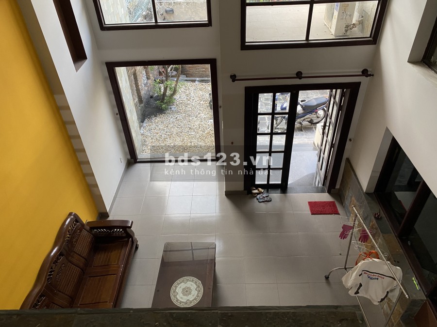 Nhà Bùi Đình Tuý diện tích. 8x20m trệt 3 lầu, sàn gỗ, gara ô tô