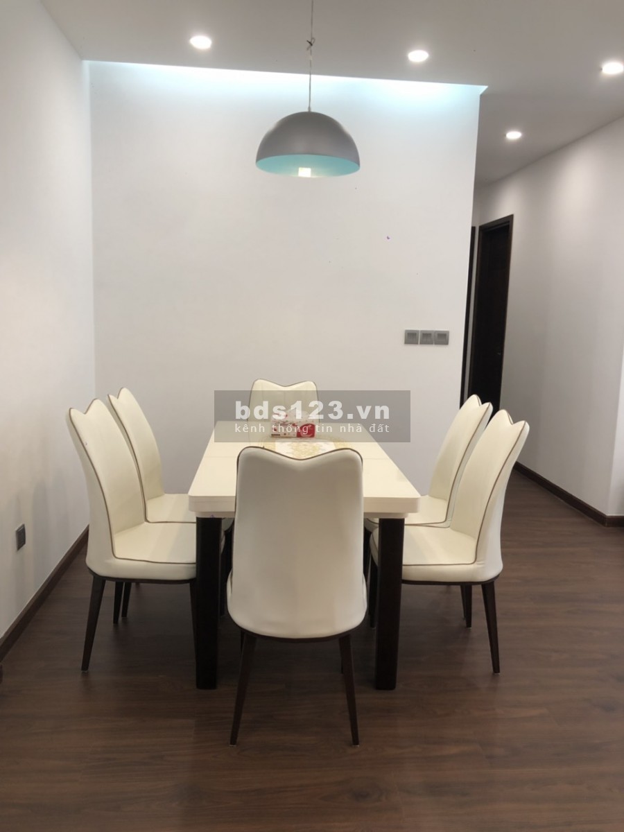 Cần cho thuê căn hộ chung cư Quận Tây Hồ. 2 PN. 90m2. đầy đủ nội thất