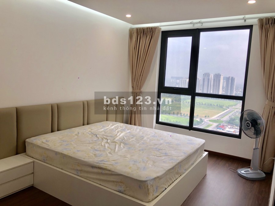 Cần cho thuê căn hộ chung cư Quận Tây Hồ. 2 PN. 90m2. đầy đủ nội thất