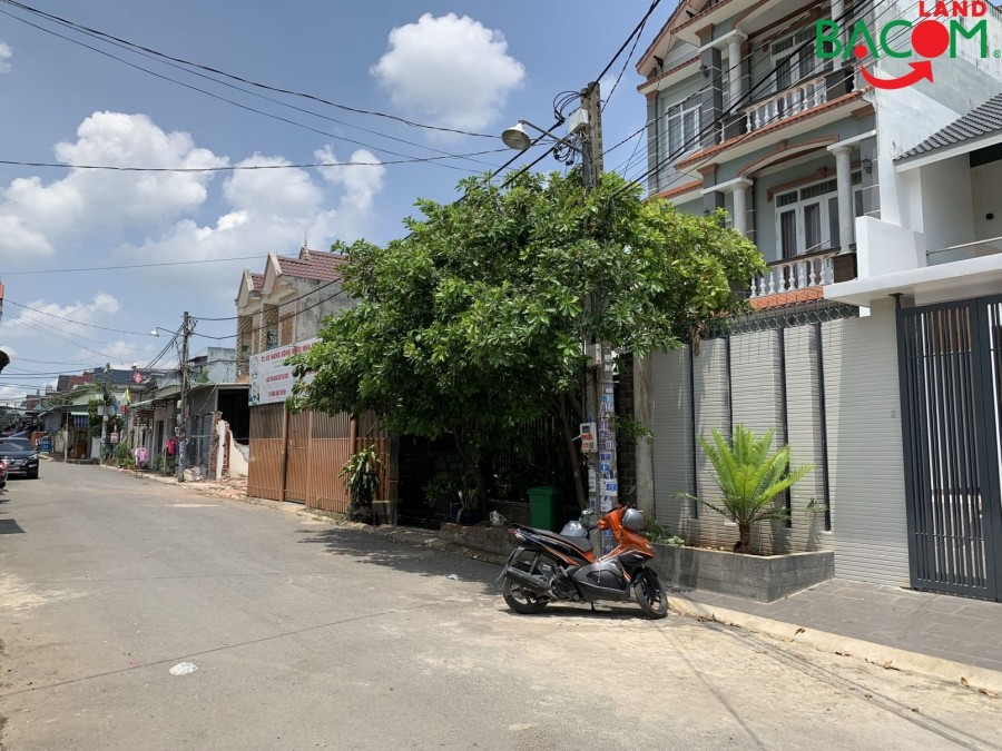 Bá nhà 2 mặt tiền đường Bùi Văn Hoà, phường Long Bình, Biên Hoà, giá 15 tỷ