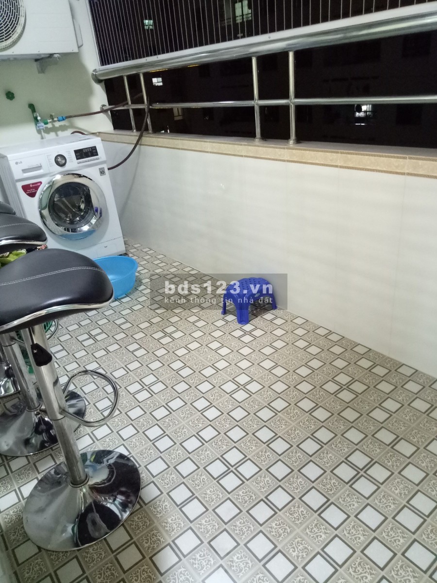 Cần bán căn hộ chung cư 24T Trung Hòa diện tích 160m2 Giá 24,5tr/m2