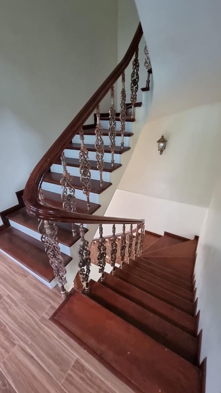 Bán gấp shophouse gara ô tô tránh kinh doanh Văn Quán Hà Đông nhà mới 5 tầng 90m2 gọi ngay 0968616775