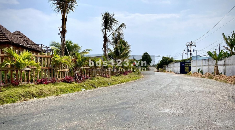 Bán đất lô góc 2 mặt thoáng kinh doanh, đường nhựa, oto 50 chổ vi vu, 35000m2, giá 5 tỷ