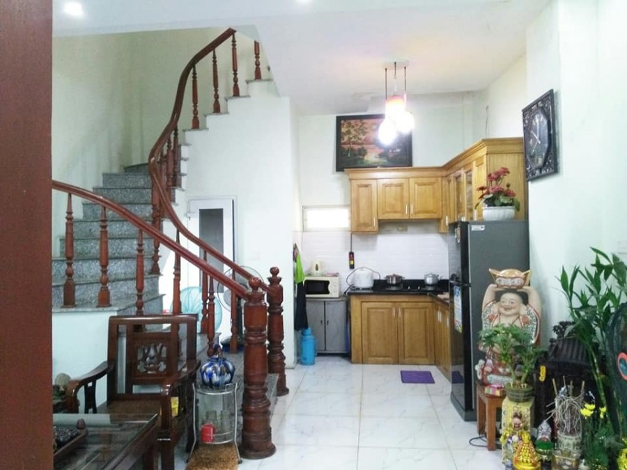 Bán nhà phố Phan Đình Giót, Hà Đông dt 40m2 5 tầng mt 4m giá bán 2 tỷ 9