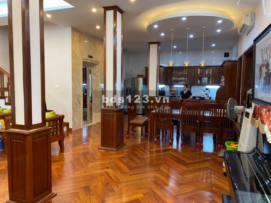 Bán biệt thự tại 409 Tam Trinh 4 tầng thang máy 172m2 MT 11,8m giá 21,5 tỷ. LH 0869381258