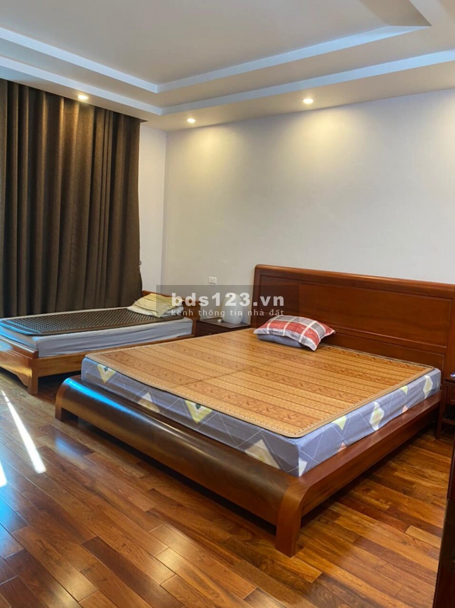 Bán biệt thự tại 409 Tam Trinh 4 tầng thang máy 172m2 MT 11,8m giá 21,5 tỷ. LH 0869381258