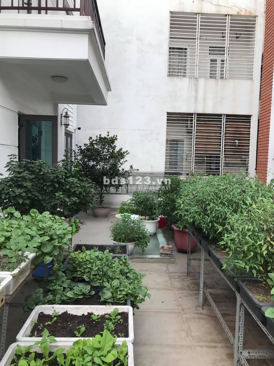 Bán biệt thự tại 409 Tam Trinh 4 tầng thang máy 172m2 MT 11,8m giá 21,5 tỷ. LH 0869381258