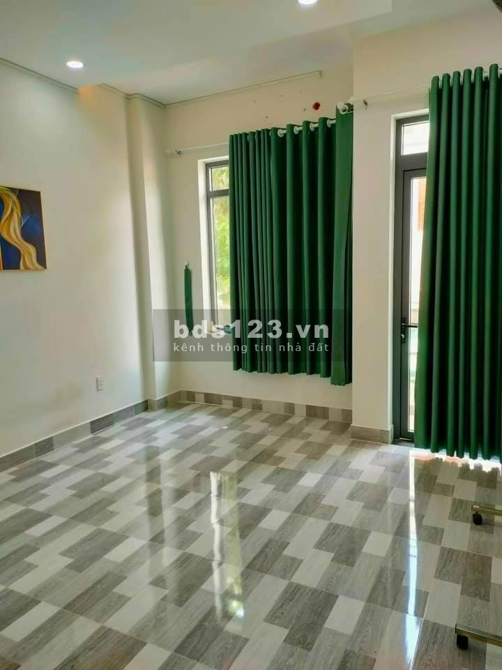 3.7 Tỷ Có Ngay Nhà HXH Trần Bình Trọng, Quận 5, 43m2, 2Lầu, 3 P.Ngủ, Giá Tốt Nhất Thị Trường.