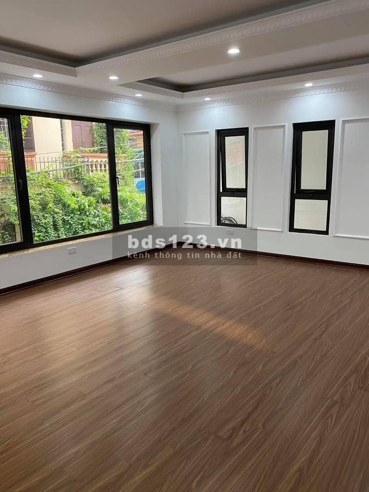 Cần bán nhà phố Hoàng Đạo Thành, Thanh Xuân, ngõ ô tô đỗ cửa 70m2, 7 tầng, giá 10.8 tỷ