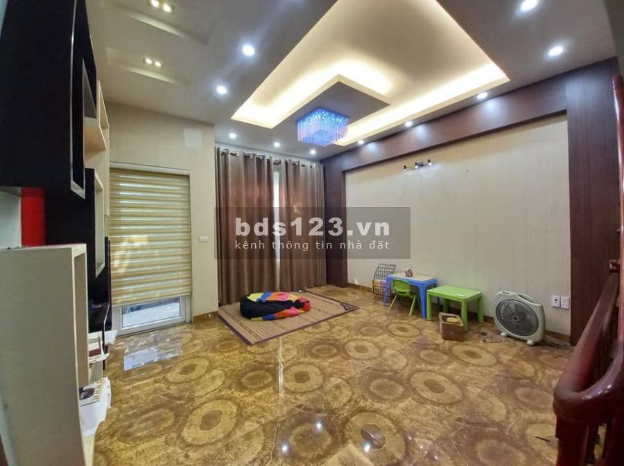 Bán nhà, Phố Hà Trì, dt 82m, kinh doanh, ôtô, kv sầm uất, nhỉnh 4 tỷ
