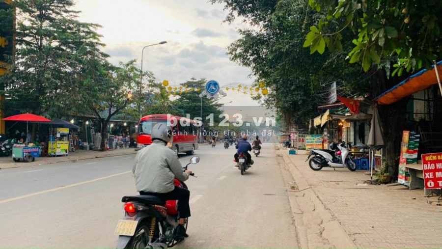 Duy nhất 1 lô đất nằm ngay chợ sông trầu sổ riêng thổ cư 100% giá chỉ 750 triệu
