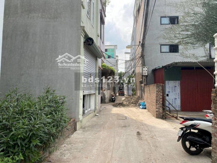 Bán Nhà Gia Quất. Mặt phố, kinh doanh sầm uất. ô tô tránh, dt 44m2x2 tầng. MT 5,4m2, giá 4.8 tỷ