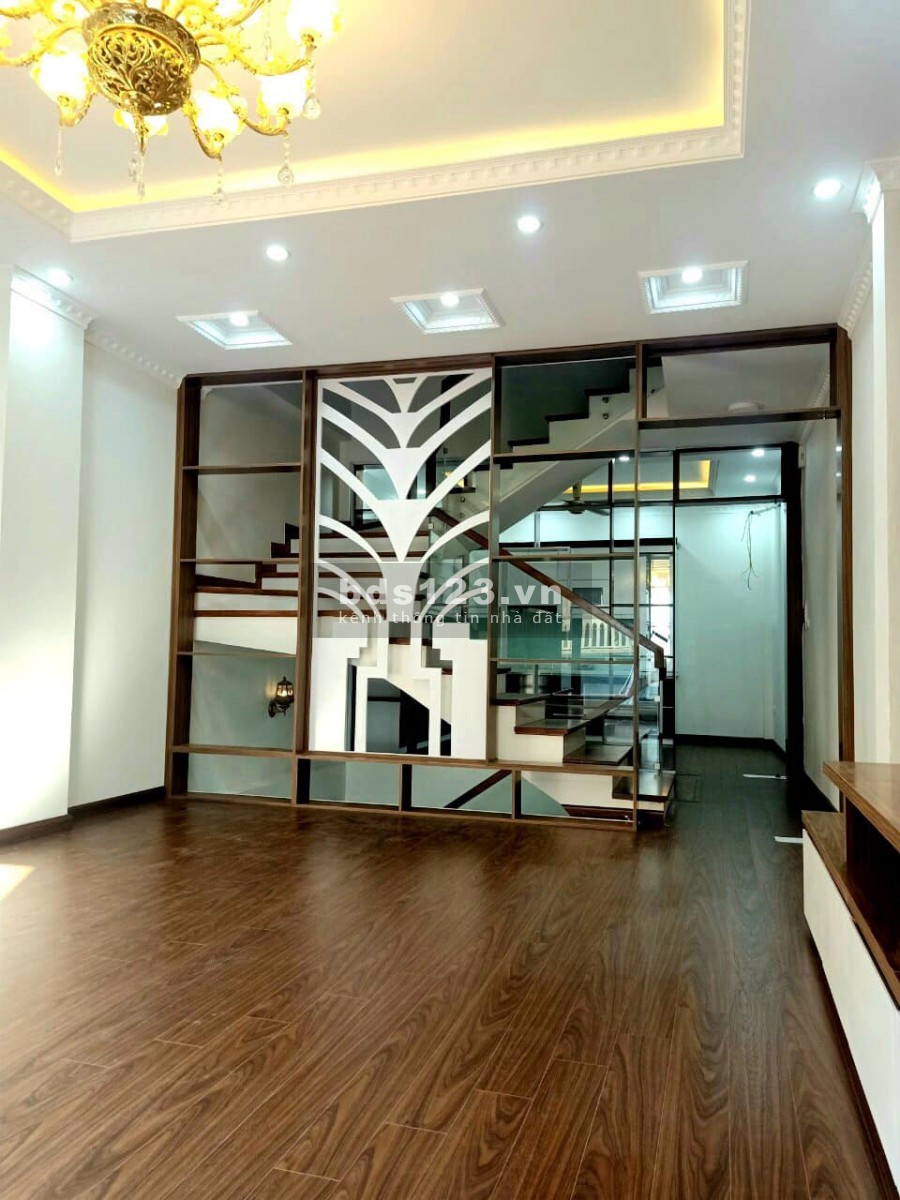 Nhà đẹp ngay gần Tôn Đức Thắng, có thang máy, ô tô vào nhà, lhcc