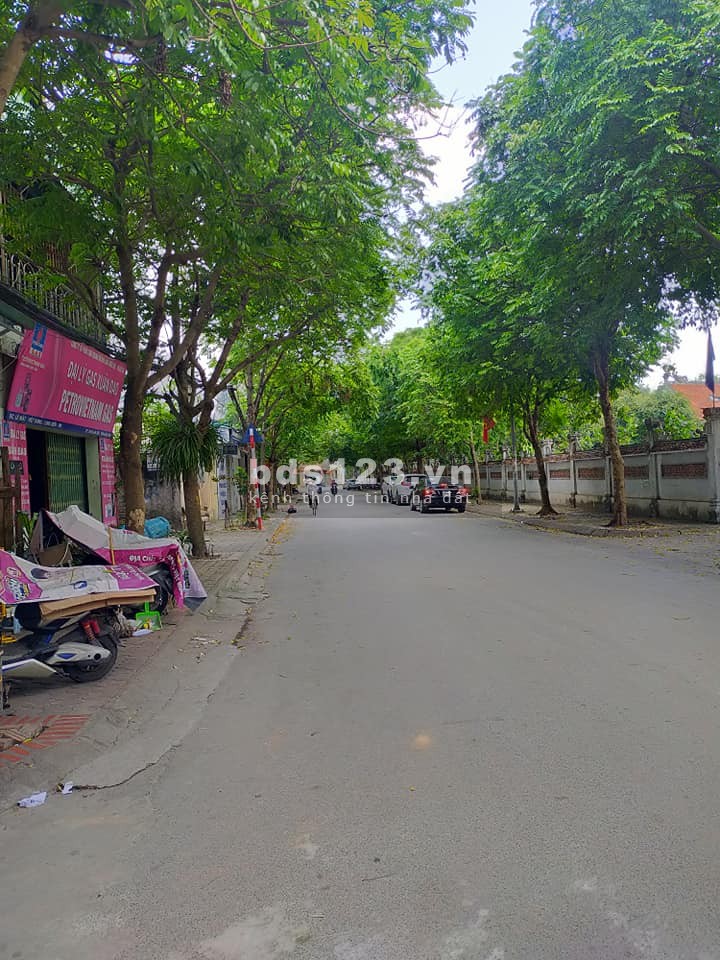 Việt Hưng - Phố Lệ Mật nhà lô góc gara oto, kinh doanh giá 4.1 tỷ