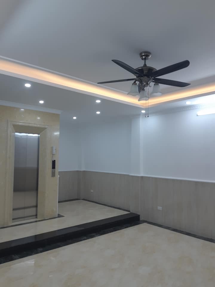 Bán nhà Đường Láng 50m2x6T, MT 6m, 8tỷ, kinh doanh cực đỉnh, Lô góc, thang máy.