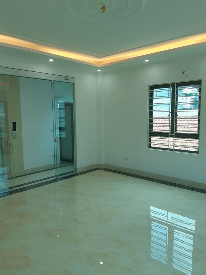 Bán nhà Đường Láng 50m2x6T, MT 6m, 8tỷ, kinh doanh cực đỉnh, Lô góc, thang máy.