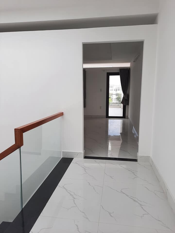 Bán gấp nhà Quận Bình Tân, dt 100m2, 5 tầng đúc, giá 12.9 tỷ, lh 0917173744 gặp Nghĩa