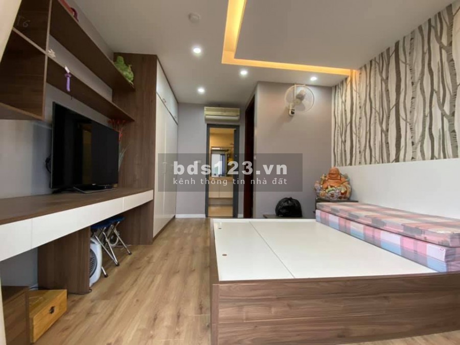 Rẻ nhất phố, Bán nhà Liễu Giai, Ba Đình 5 tầng, Giá 3.9 tỷ