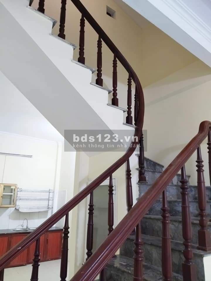 Chính chủ bán nhà Hoàng Liệt, view hồ Linh Đàm, nhà đẹp lung linh, dt 33m2, giá 3.2 tỷ