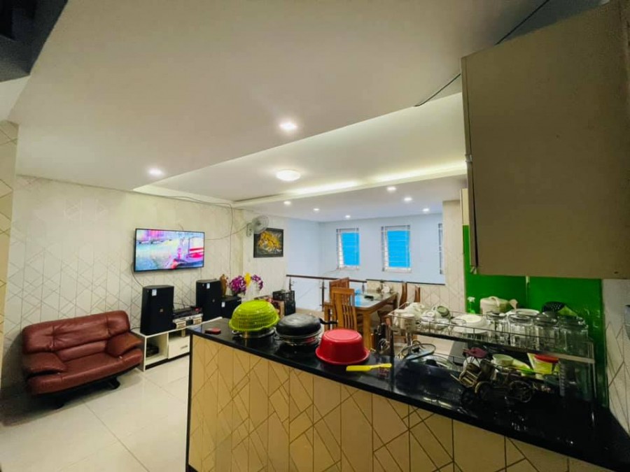 Bán nhà đẹp xe hơi đỗ cửa 5 tâng 50m2, Lê Văn Thọ, phường 11, Gò Vấp, giá 5.7 tỷ