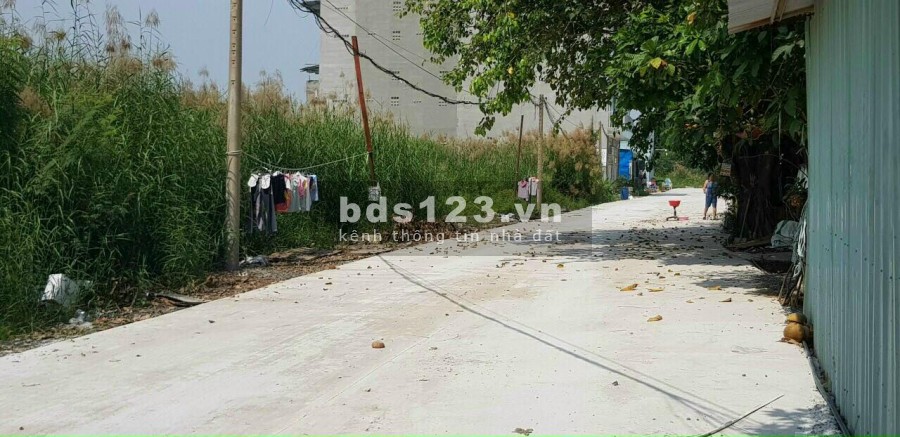 Bán lô đất góc 2 mặt tiền ngay ngã tư Nguyễn Văn Tạo, Long Thới, Nhà Bè khu công nghiệp