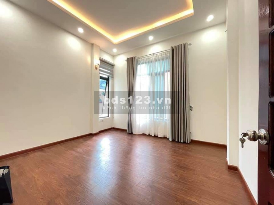 Bán nhà 6 tầng Nguyễn Văn Huyên Cầu Giấy, Kinh Doanh, Ô Tô giá nhỉnh 5 Tỷ.