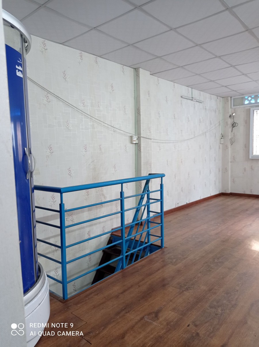 Bán nhà đường Âu Cơ, phường 9, Quận Tân Bình, giá rẻ, hẻm xe hơi thông