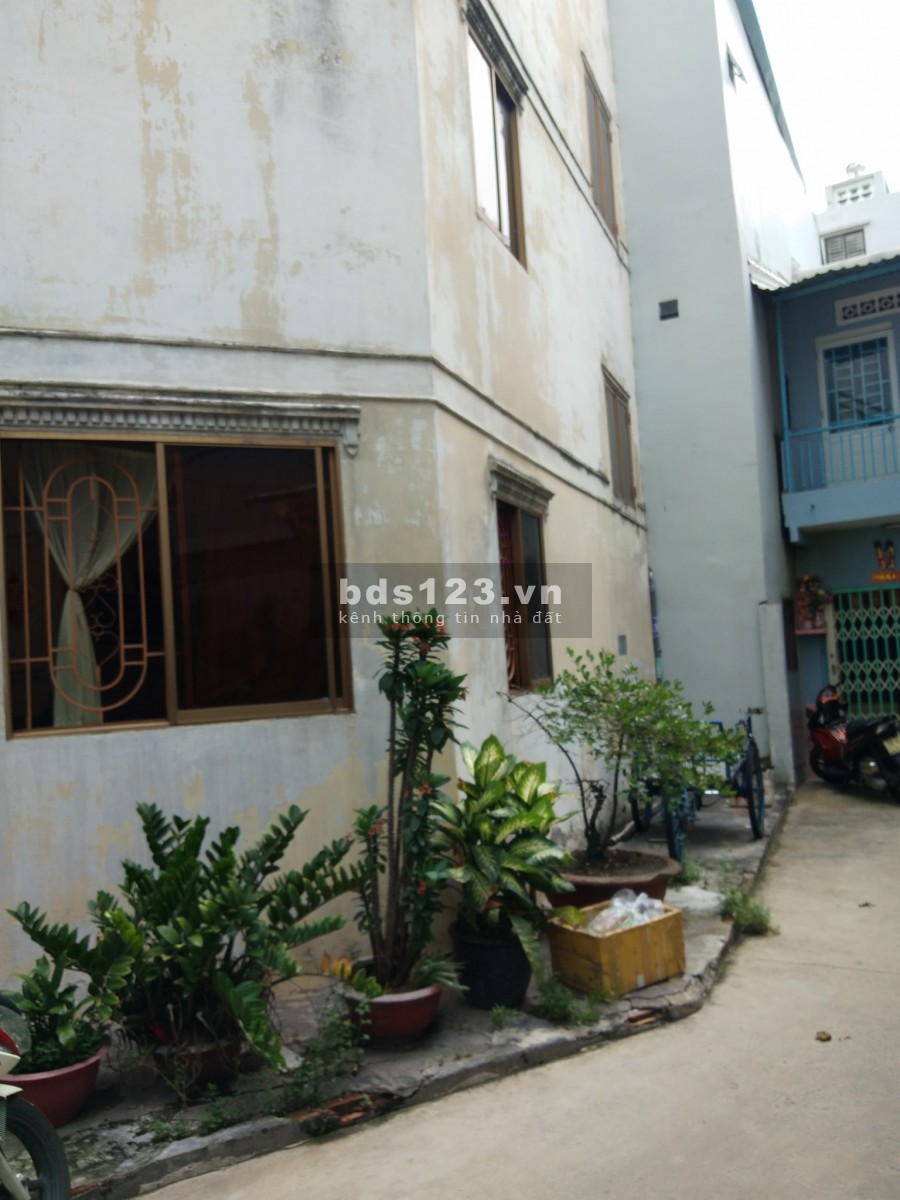 Bán nhà nguyên căn Xóm Đất, Quận 11 hẻm rộng thông tứ tung giá bán 4.5 tỷ