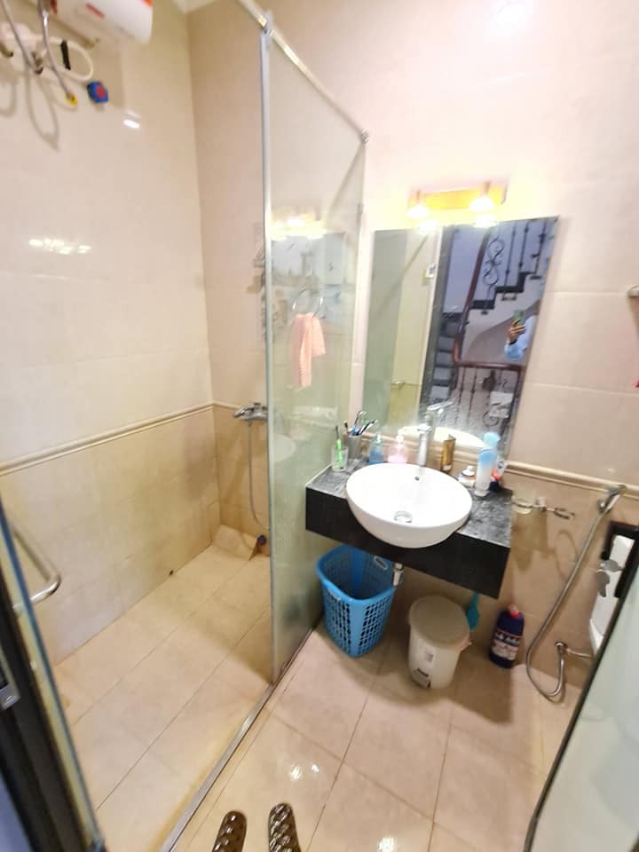 Vị Trí Đắc Địa Trung Tâm Q.Ba Đình 37m2 x 5T SĐCC Mới Đẹp 6 tỷ Full Nội Thất