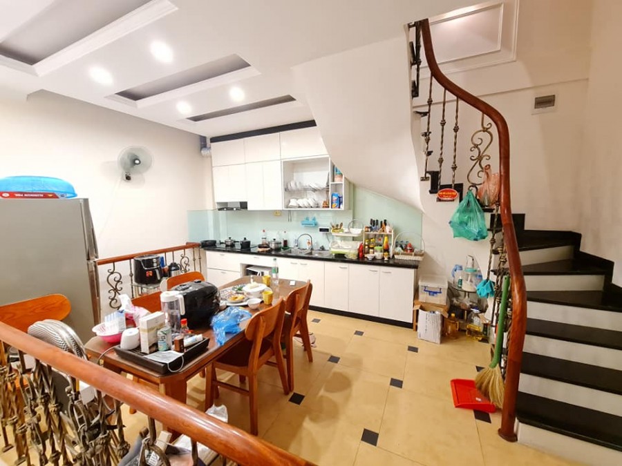 Vị Trí Đắc Địa Trung Tâm Q.Ba Đình 37m2 x 5T SĐCC Mới Đẹp 6 tỷ Full Nội Thất