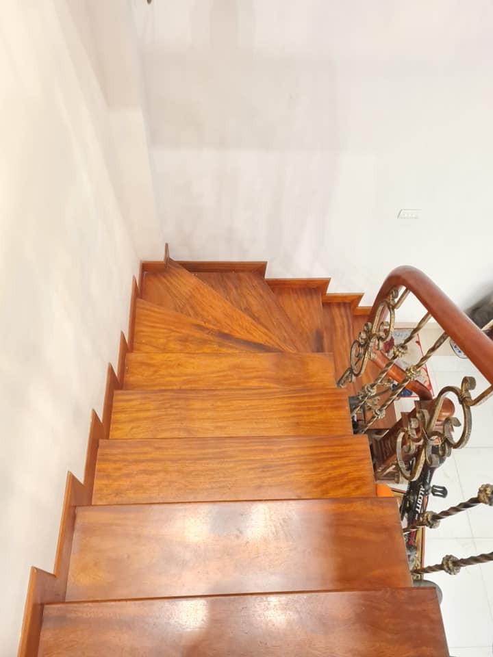 Vị Trí Đắc Địa Trung Tâm Q.Ba Đình 37m2 x 5T SĐCC Mới Đẹp 6 tỷ Full Nội Thất
