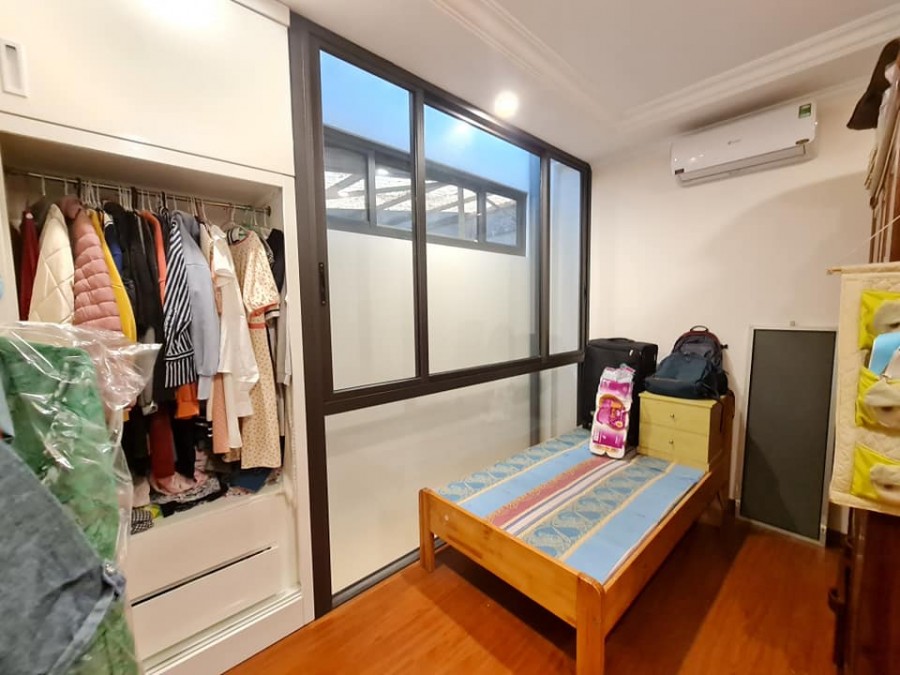 Vị Trí Đắc Địa Trung Tâm Q.Ba Đình 37m2 x 5T SĐCC Mới Đẹp 6 tỷ Full Nội Thất