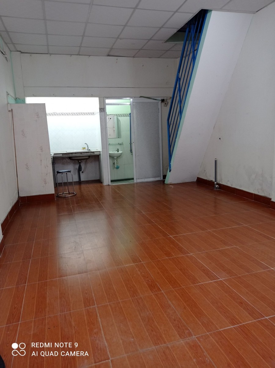 Bán nhà đường Âu Cơ, phường 9, Quận Tân Bình, giá rẻ, hẻm xe hơi thông