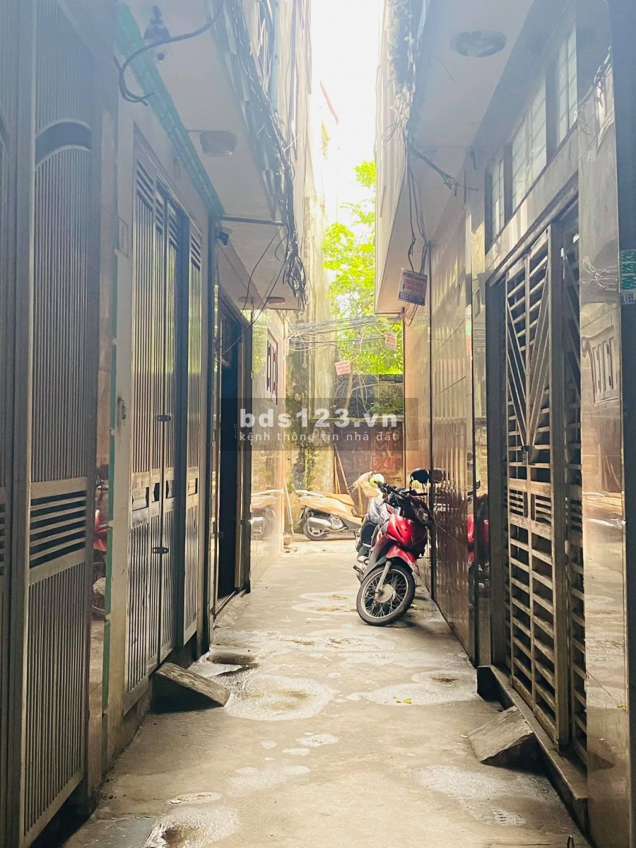 Hoàng Mai, 10m ra phố Vĩnh Hưng, ngõ ba gác đỗ cửa, 5 tầng đúc, giá 2.7 tỷ
